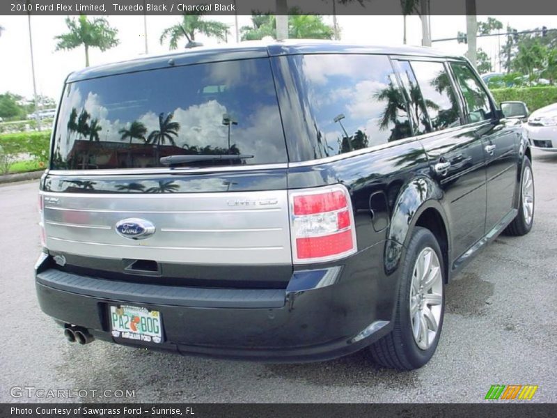 Tuxedo Black / Charcoal Black 2010 Ford Flex Limited