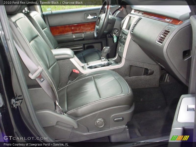 Tuxedo Black / Charcoal Black 2010 Ford Flex Limited