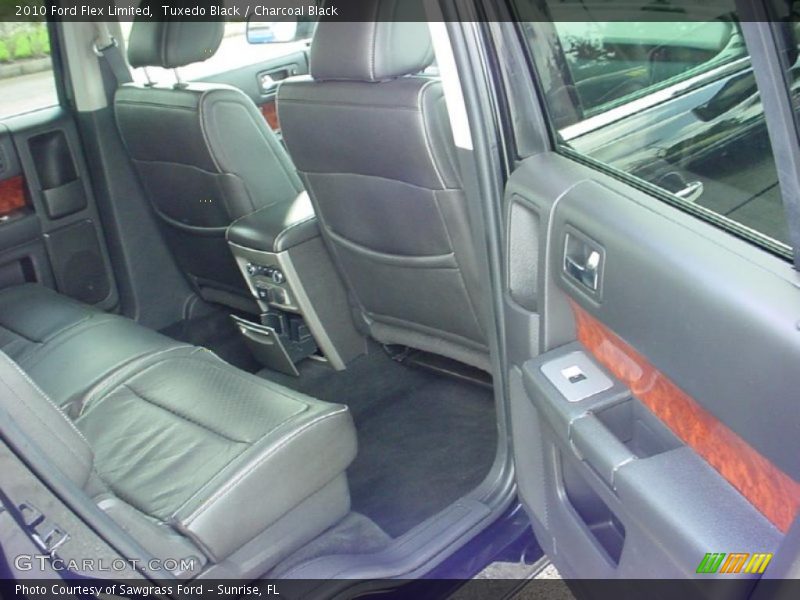 Tuxedo Black / Charcoal Black 2010 Ford Flex Limited