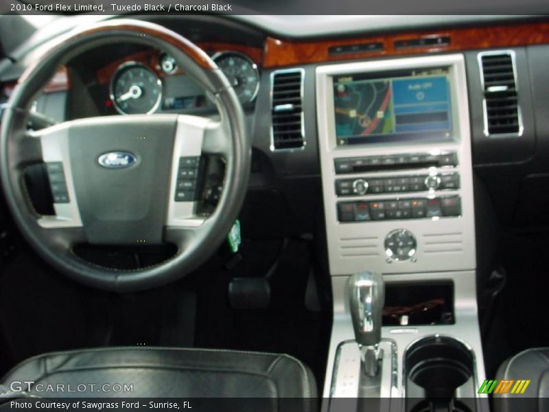 Tuxedo Black / Charcoal Black 2010 Ford Flex Limited