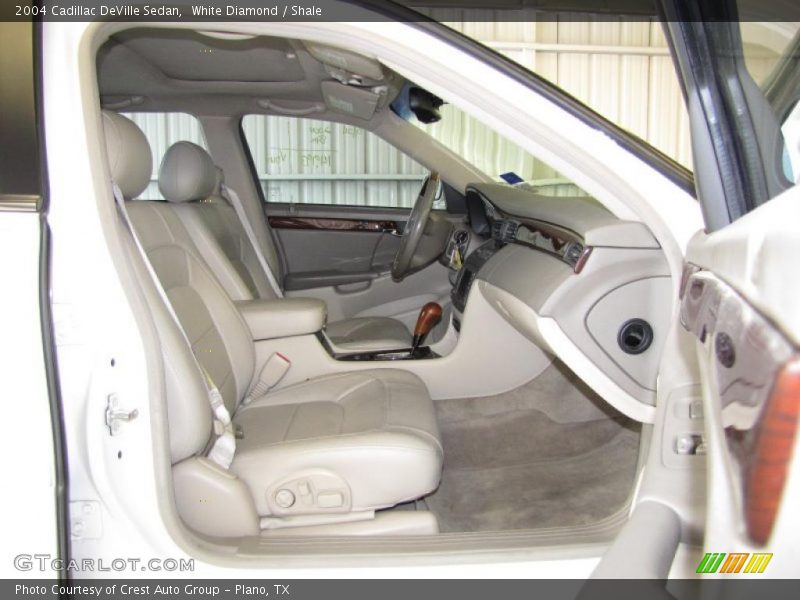 White Diamond / Shale 2004 Cadillac DeVille Sedan