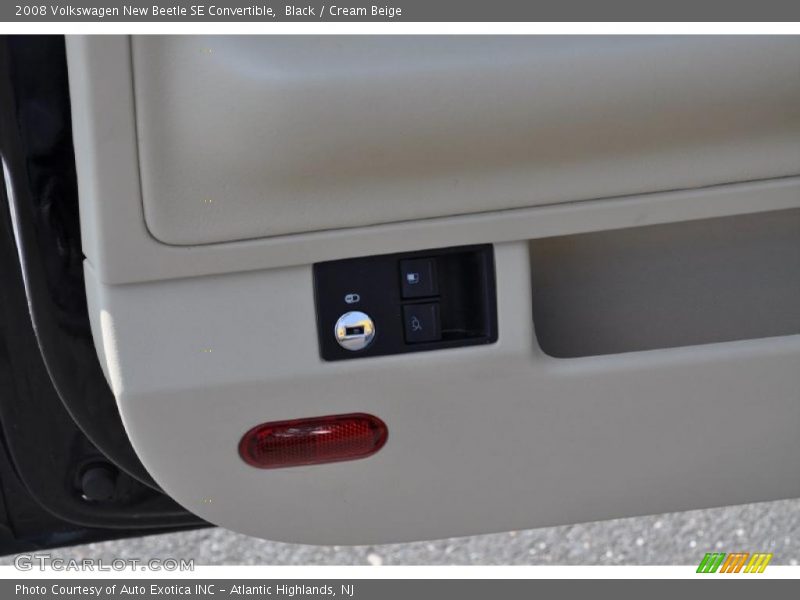 Black / Cream Beige 2008 Volkswagen New Beetle SE Convertible