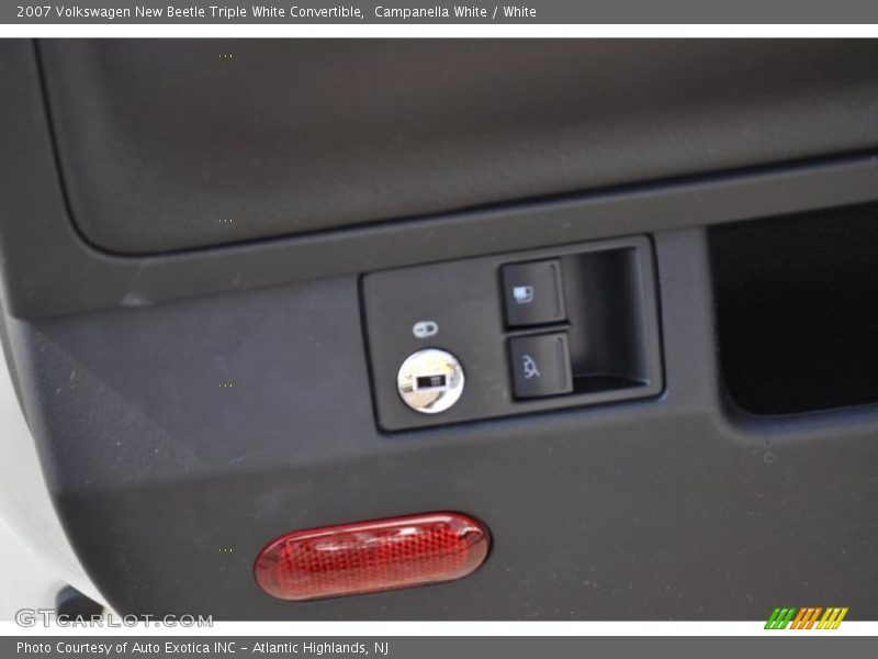 Campanella White / White 2007 Volkswagen New Beetle Triple White Convertible