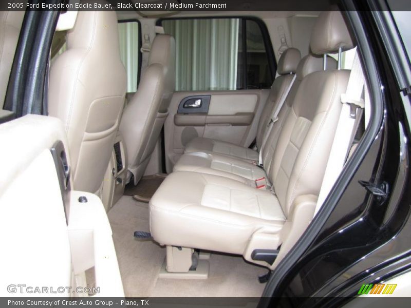 Black Clearcoat / Medium Parchment 2005 Ford Expedition Eddie Bauer
