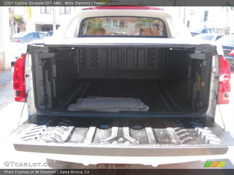 White Diamond / Pewter 2005 Cadillac Escalade EXT AWD