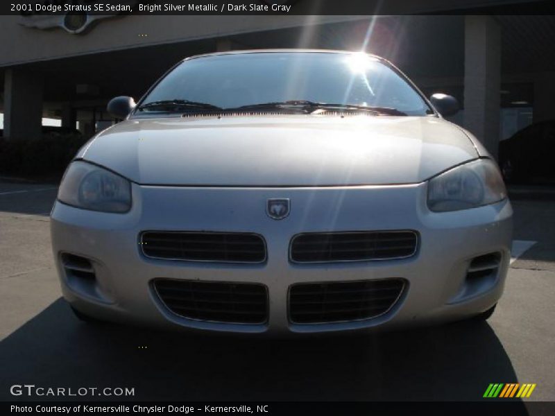 Bright Silver Metallic / Dark Slate Gray 2001 Dodge Stratus SE Sedan