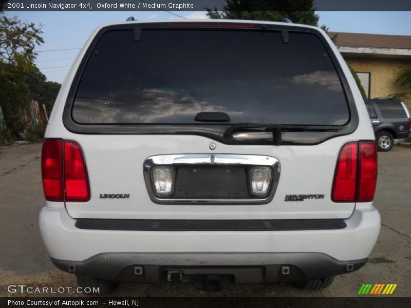 Oxford White / Medium Graphite 2001 Lincoln Navigator 4x4