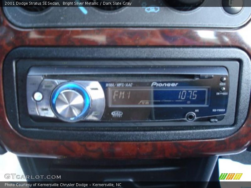 Bright Silver Metallic / Dark Slate Gray 2001 Dodge Stratus SE Sedan