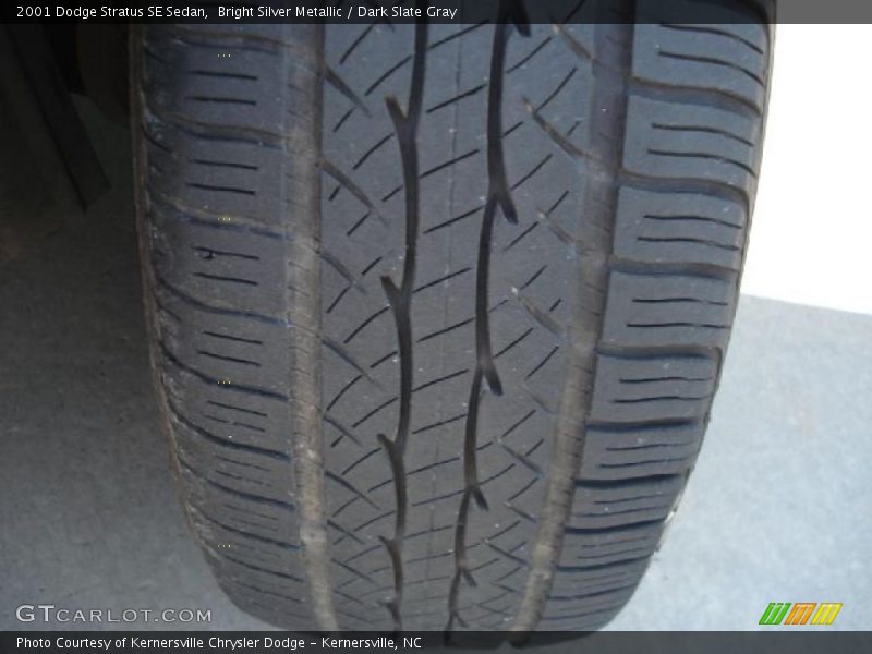 Bright Silver Metallic / Dark Slate Gray 2001 Dodge Stratus SE Sedan