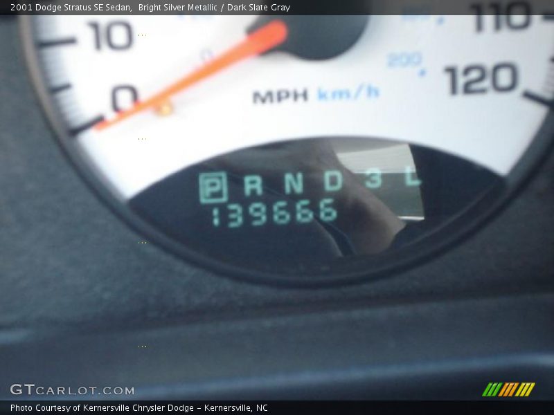 Bright Silver Metallic / Dark Slate Gray 2001 Dodge Stratus SE Sedan