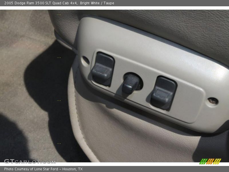 Bright White / Taupe 2005 Dodge Ram 3500 SLT Quad Cab 4x4