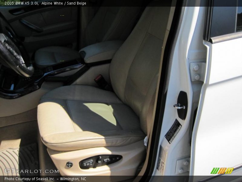 Alpine White / Sand Beige 2005 BMW X5 3.0i