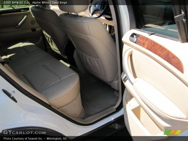 Alpine White / Sand Beige 2005 BMW X5 3.0i