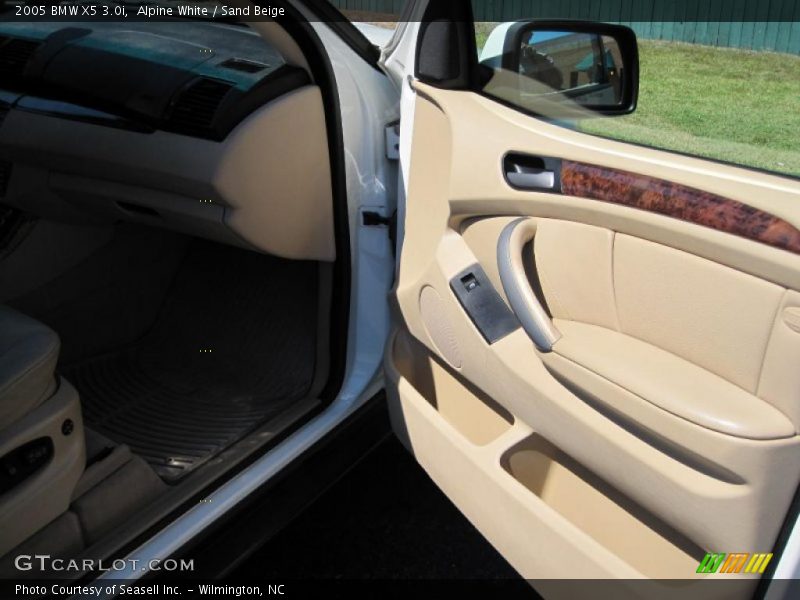 Alpine White / Sand Beige 2005 BMW X5 3.0i