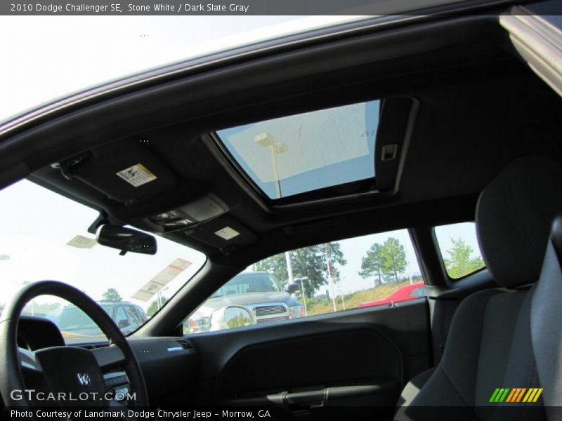 Stone White / Dark Slate Gray 2010 Dodge Challenger SE