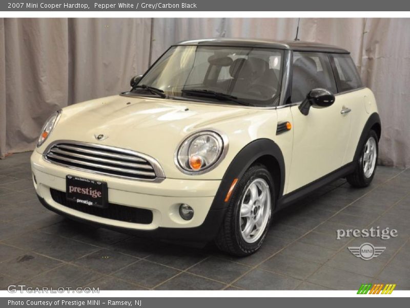 Pepper White / Grey/Carbon Black 2007 Mini Cooper Hardtop