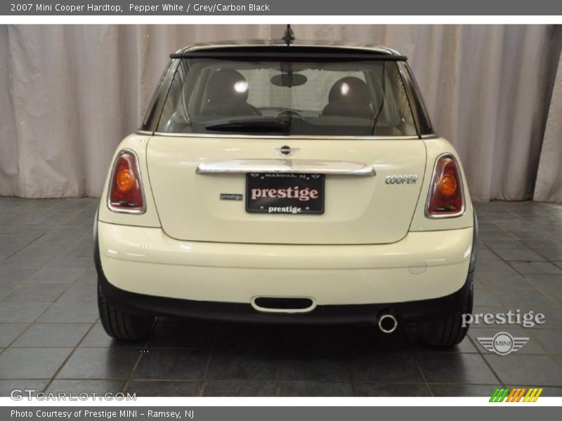 Pepper White / Grey/Carbon Black 2007 Mini Cooper Hardtop