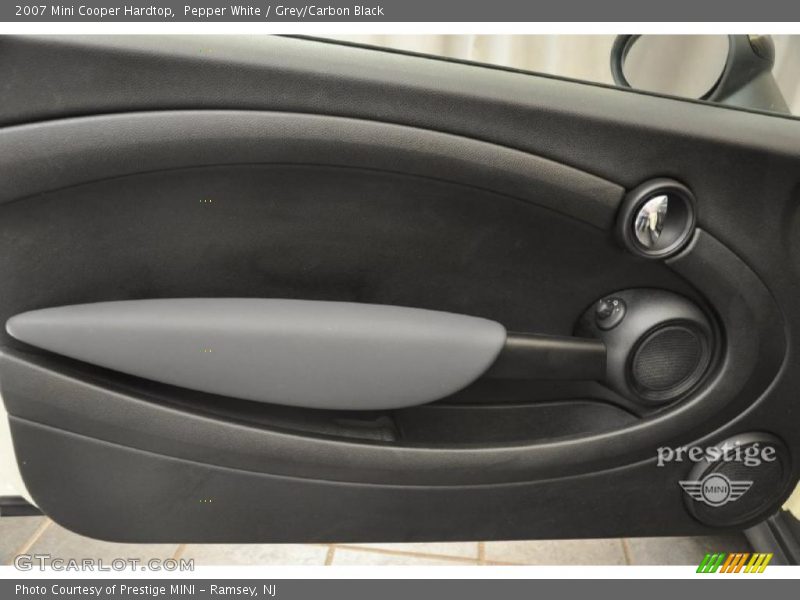 Pepper White / Grey/Carbon Black 2007 Mini Cooper Hardtop