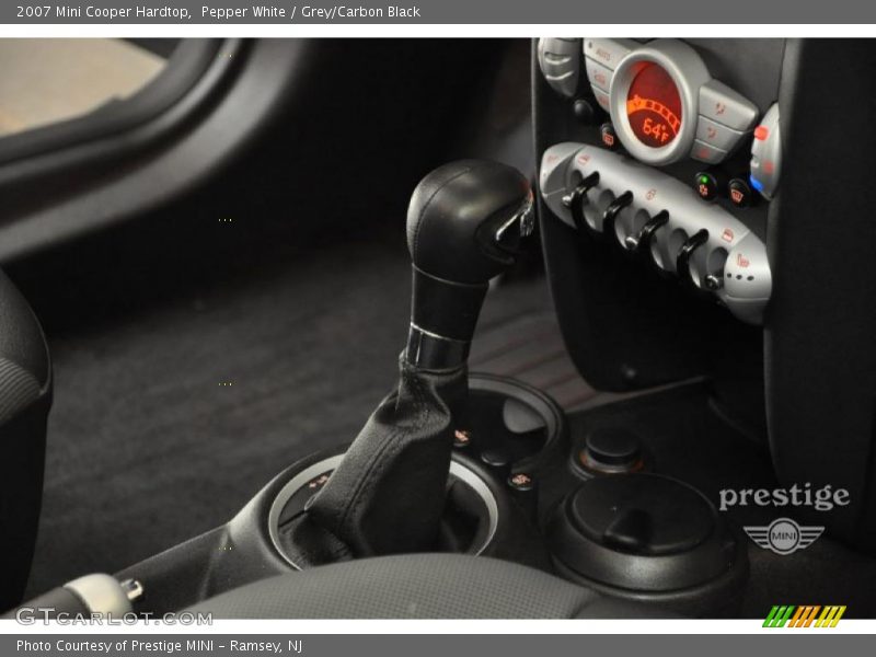 Pepper White / Grey/Carbon Black 2007 Mini Cooper Hardtop