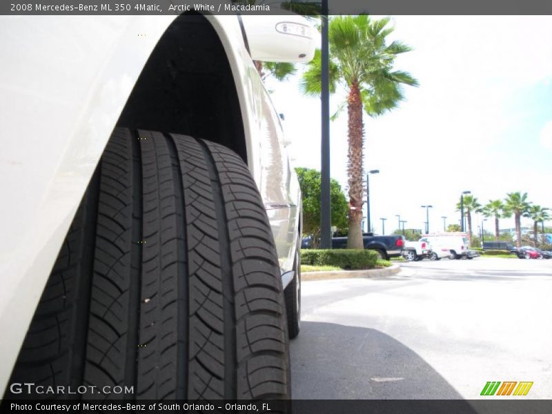 Arctic White / Macadamia 2008 Mercedes-Benz ML 350 4Matic