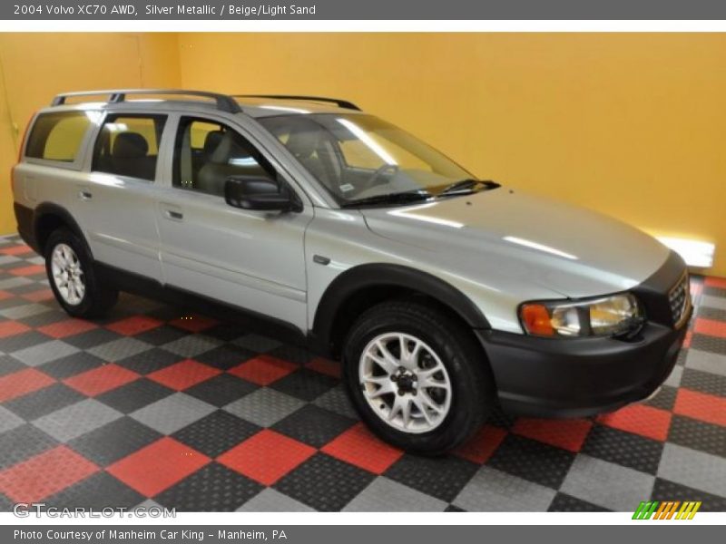 Silver Metallic / Beige/Light Sand 2004 Volvo XC70 AWD