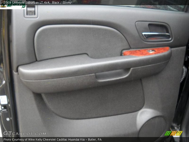 Black / Ebony 2009 Chevrolet Suburban LT 4x4