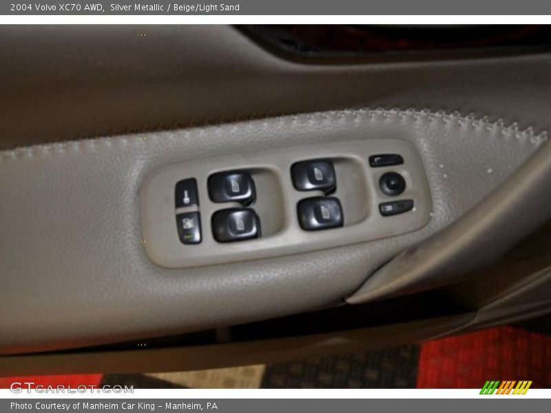 Silver Metallic / Beige/Light Sand 2004 Volvo XC70 AWD