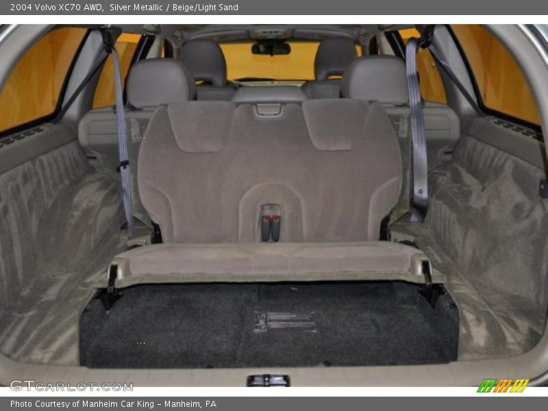 Silver Metallic / Beige/Light Sand 2004 Volvo XC70 AWD