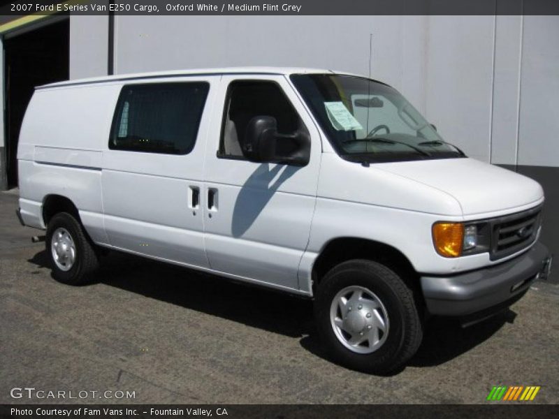 Oxford White / Medium Flint Grey 2007 Ford E Series Van E250 Cargo