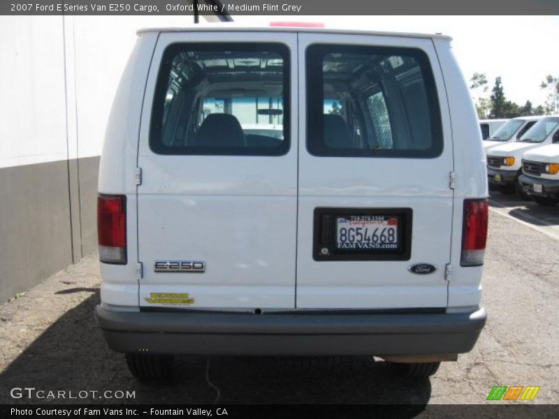 Oxford White / Medium Flint Grey 2007 Ford E Series Van E250 Cargo
