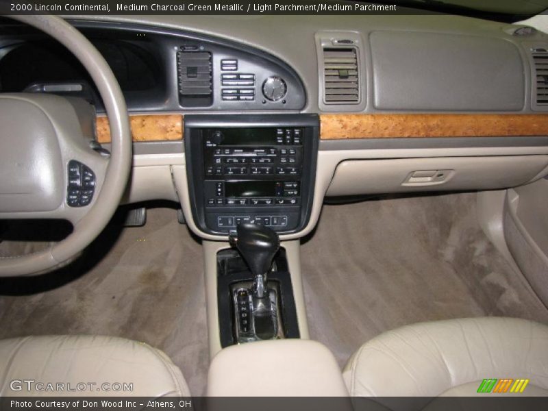 Medium Charcoal Green Metallic / Light Parchment/Medium Parchment 2000 Lincoln Continental