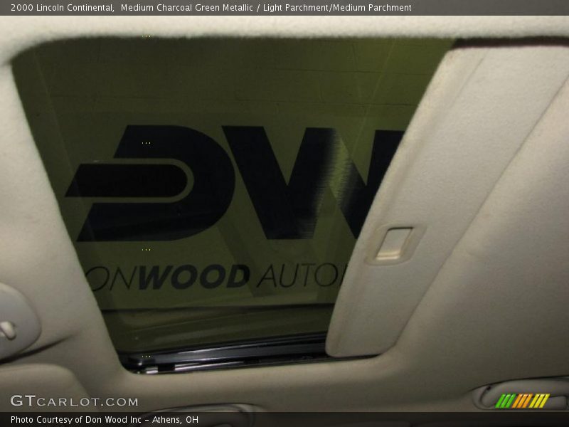 Medium Charcoal Green Metallic / Light Parchment/Medium Parchment 2000 Lincoln Continental