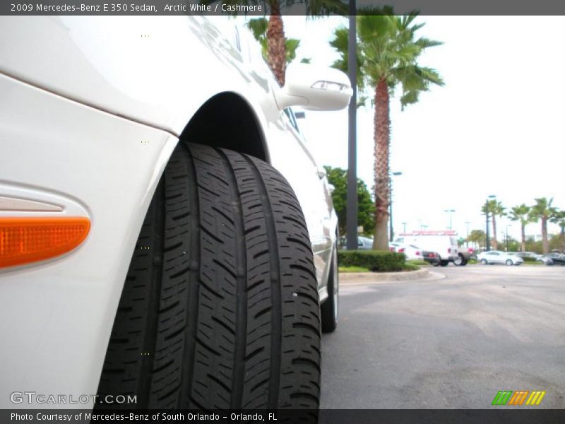 Arctic White / Cashmere 2009 Mercedes-Benz E 350 Sedan