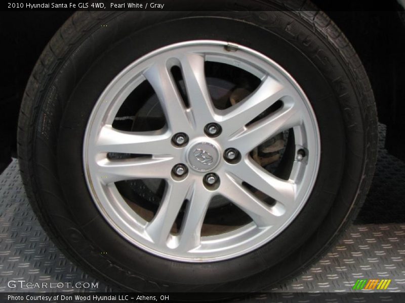 Pearl White / Gray 2010 Hyundai Santa Fe GLS 4WD