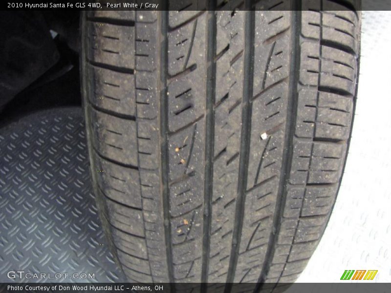 Pearl White / Gray 2010 Hyundai Santa Fe GLS 4WD