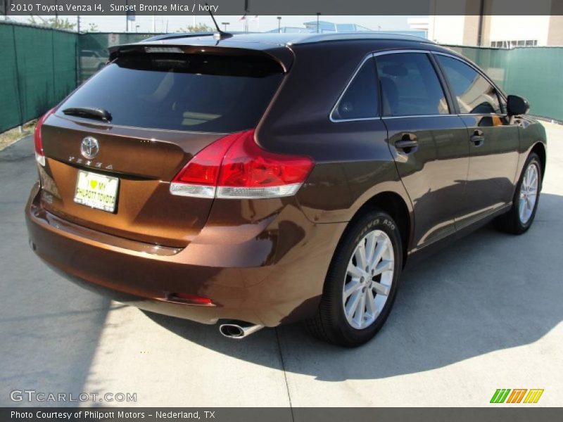 Sunset Bronze Mica / Ivory 2010 Toyota Venza I4