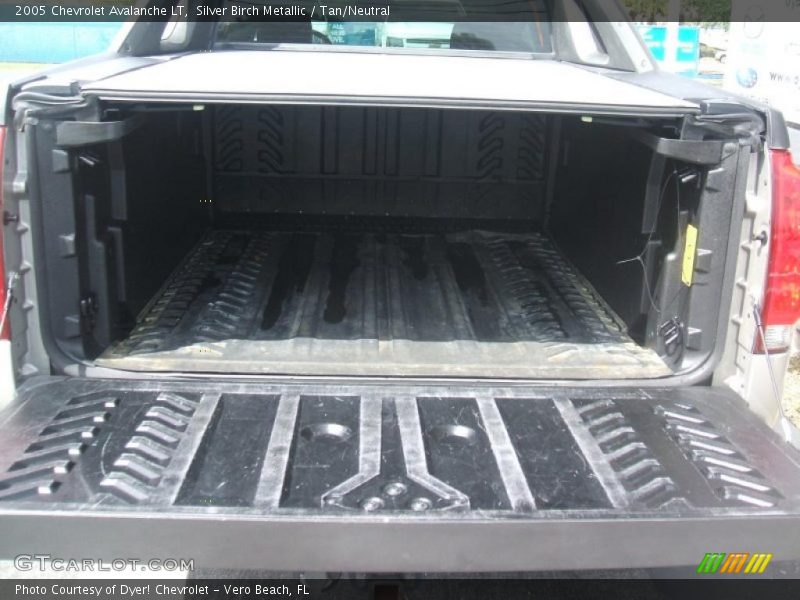 Silver Birch Metallic / Tan/Neutral 2005 Chevrolet Avalanche LT