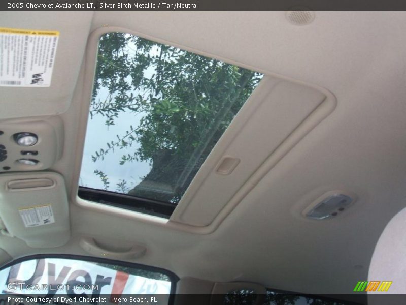 Silver Birch Metallic / Tan/Neutral 2005 Chevrolet Avalanche LT