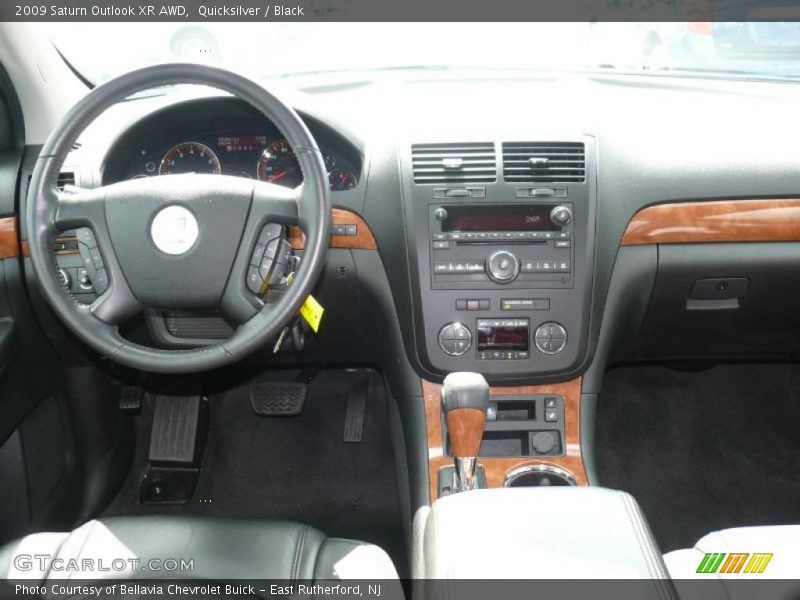 Quicksilver / Black 2009 Saturn Outlook XR AWD