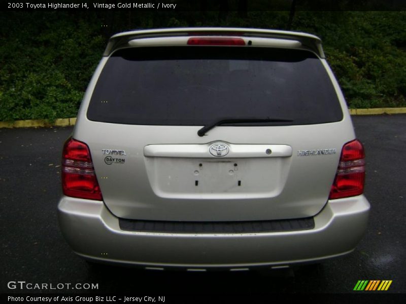 Vintage Gold Metallic / Ivory 2003 Toyota Highlander I4