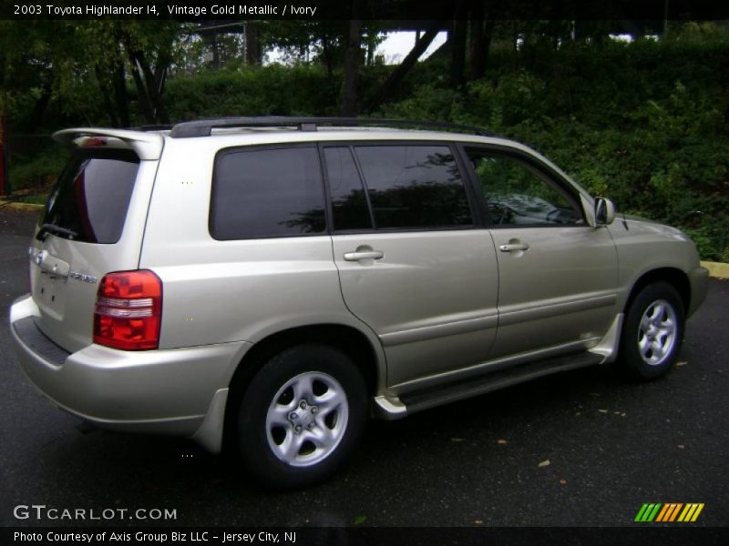 Vintage Gold Metallic / Ivory 2003 Toyota Highlander I4