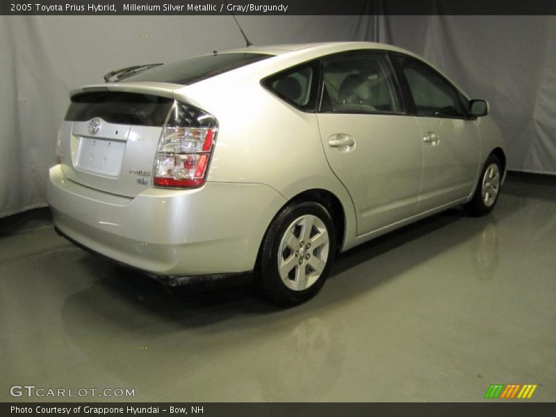 Millenium Silver Metallic / Gray/Burgundy 2005 Toyota Prius Hybrid