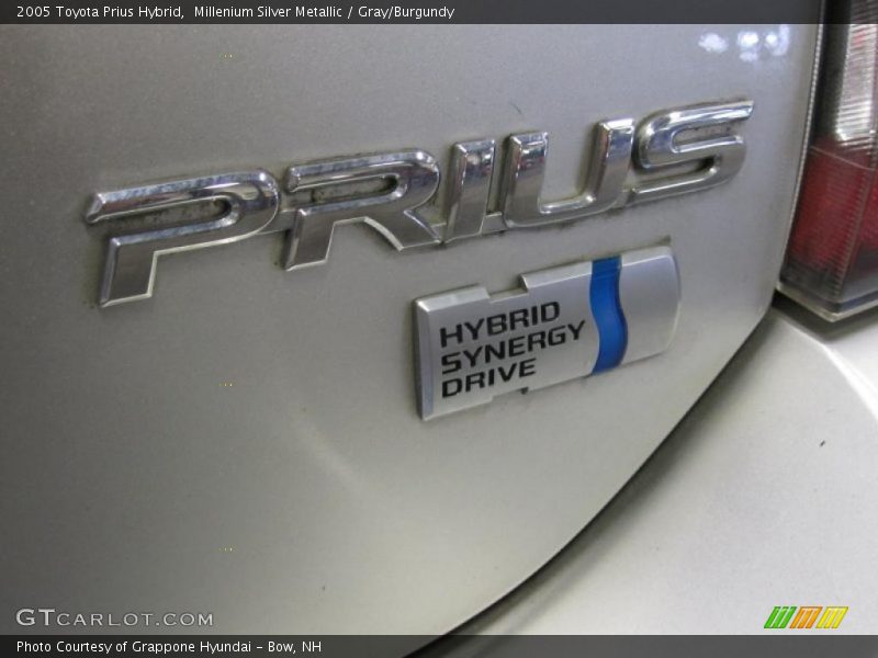 Millenium Silver Metallic / Gray/Burgundy 2005 Toyota Prius Hybrid