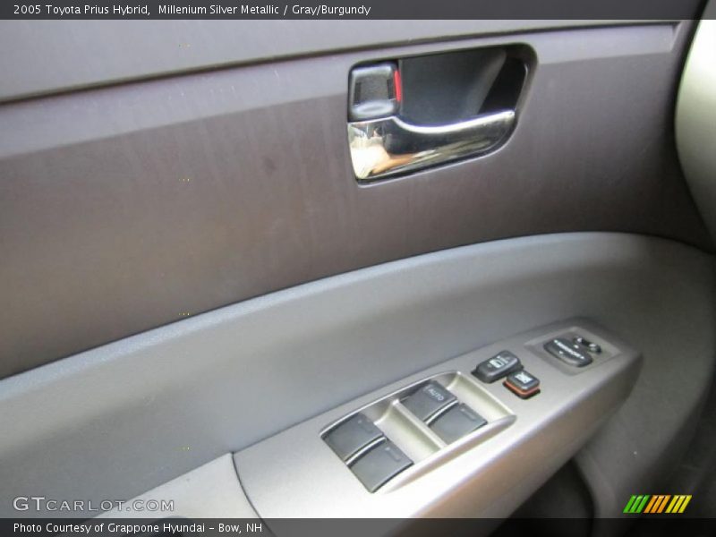 Millenium Silver Metallic / Gray/Burgundy 2005 Toyota Prius Hybrid