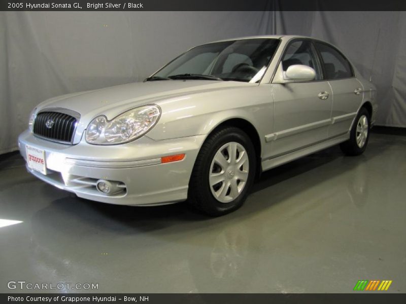 Bright Silver / Black 2005 Hyundai Sonata GL