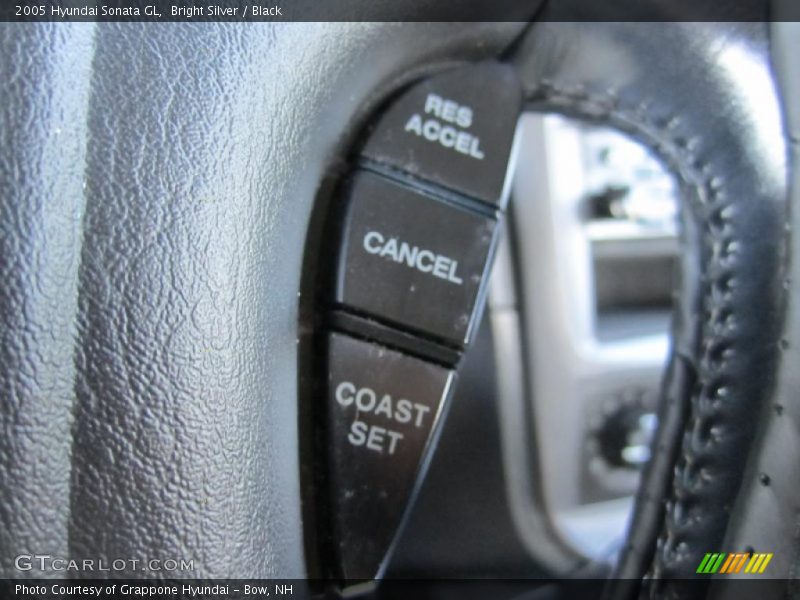 Bright Silver / Black 2005 Hyundai Sonata GL