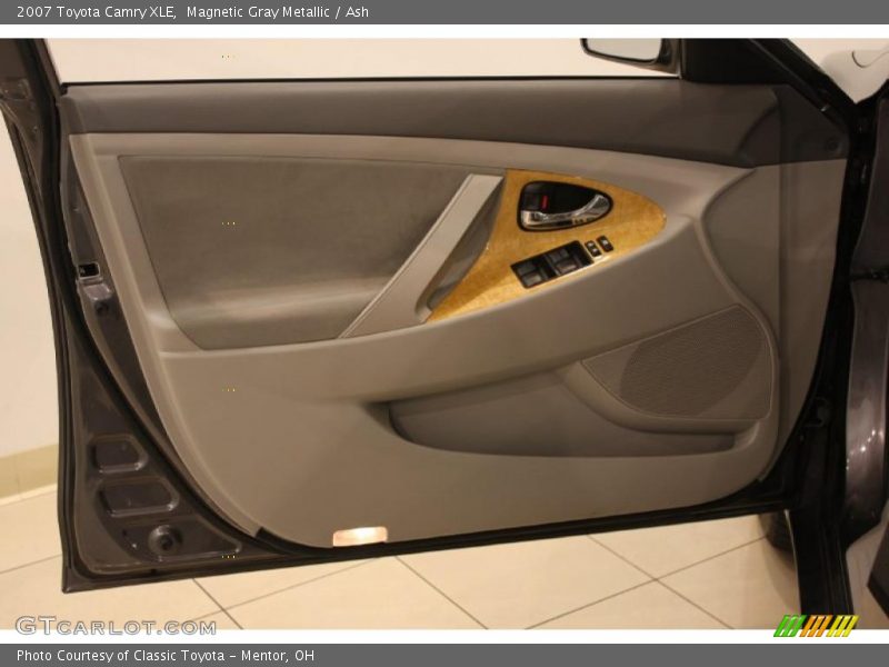 Magnetic Gray Metallic / Ash 2007 Toyota Camry XLE