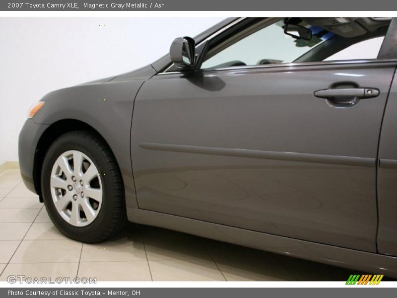 Magnetic Gray Metallic / Ash 2007 Toyota Camry XLE