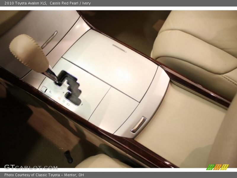 Cassis Red Pearl / Ivory 2010 Toyota Avalon XLS