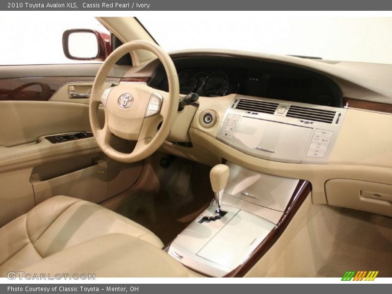 Cassis Red Pearl / Ivory 2010 Toyota Avalon XLS